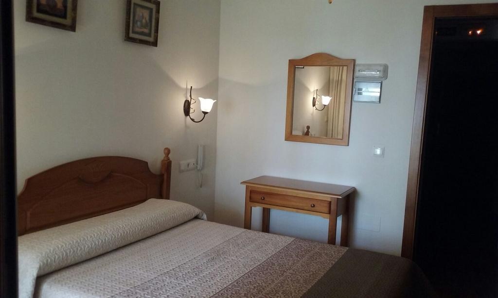 Hotel Las Flores Tolox Εξωτερικό φωτογραφία